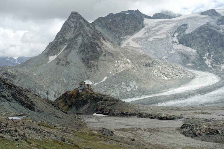 Cabane de Dix - Chamonix to Zermatt